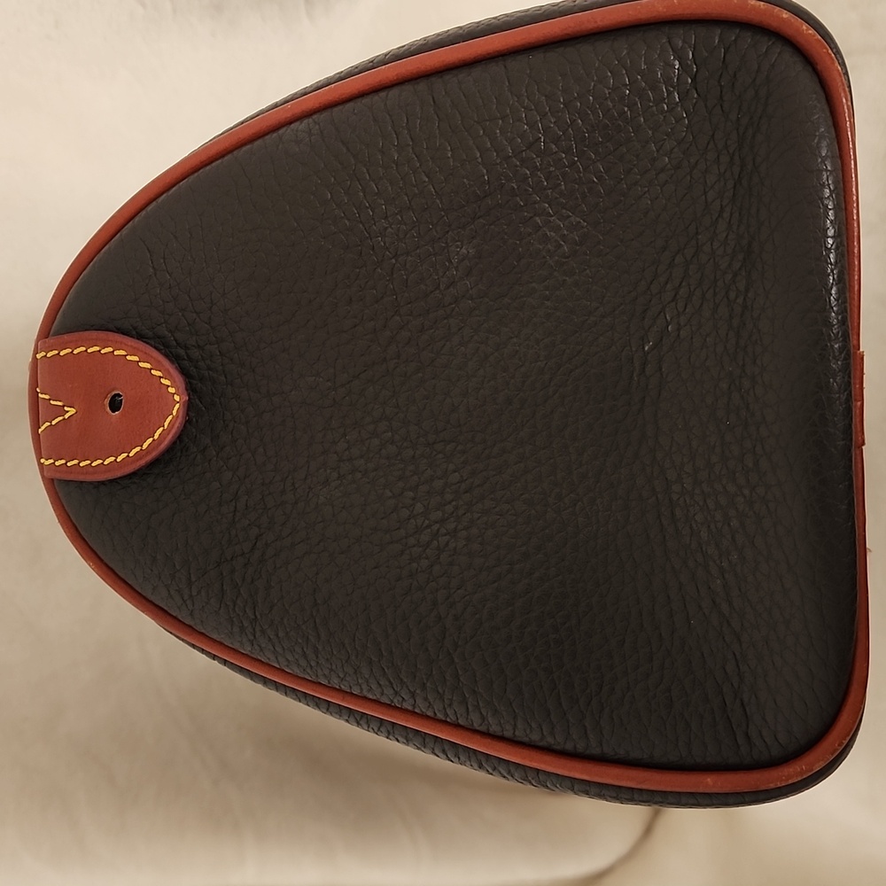 Dooney and Bourke All Weather Leather Dark Brown Barrel Satchel - Picture 4 of 9